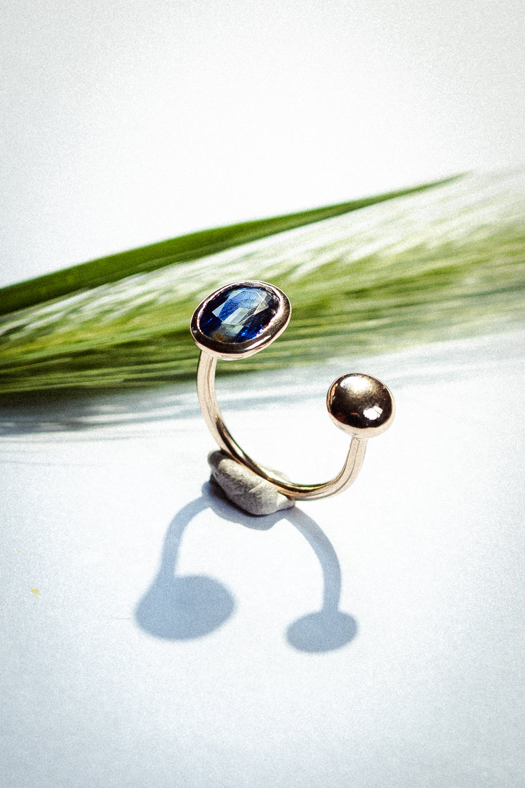 Anello in bronzo e cianite