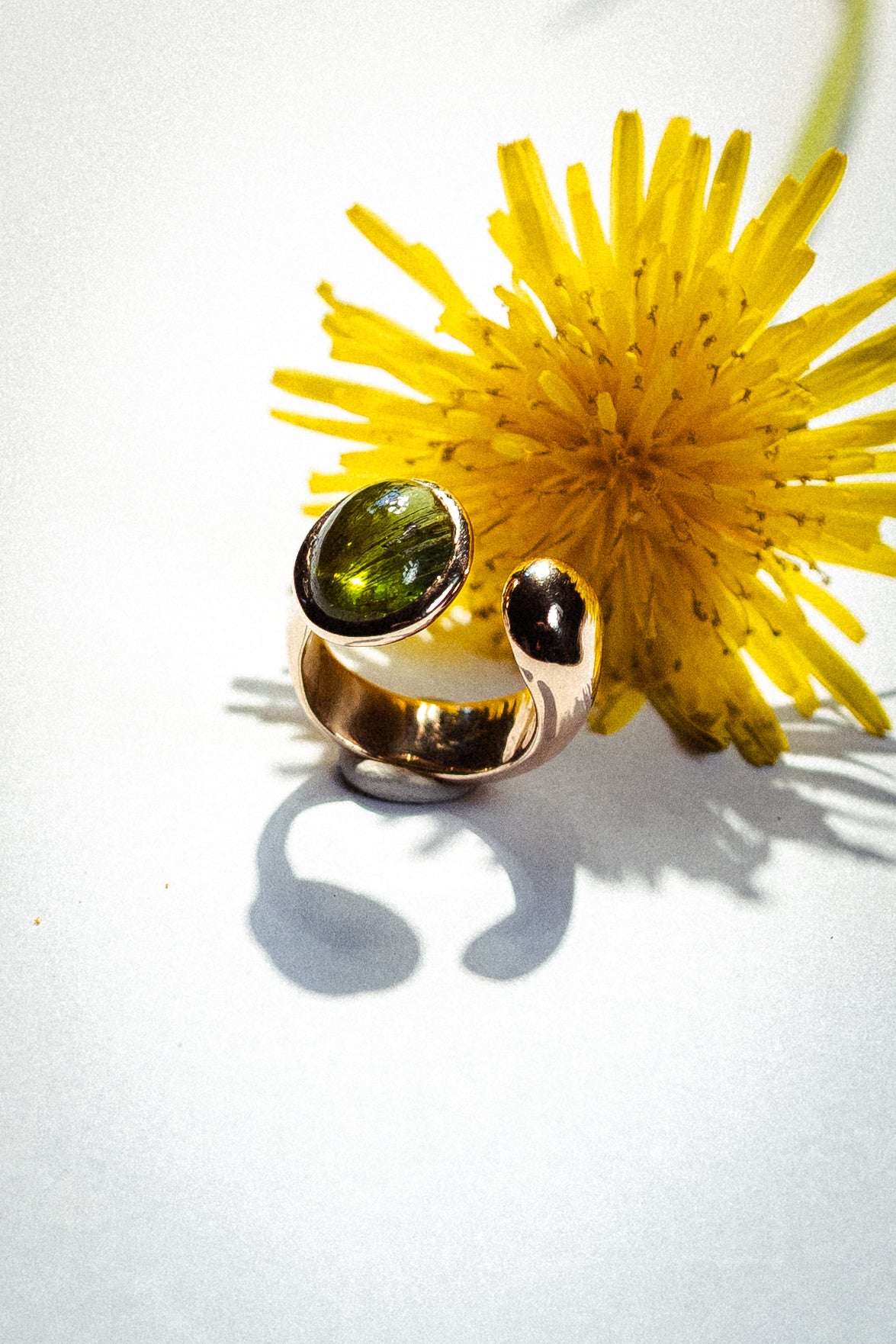 Anello in bronzo e tormalina verde