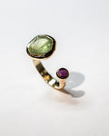 Anello in bronzo, peridoto e radice di rubino