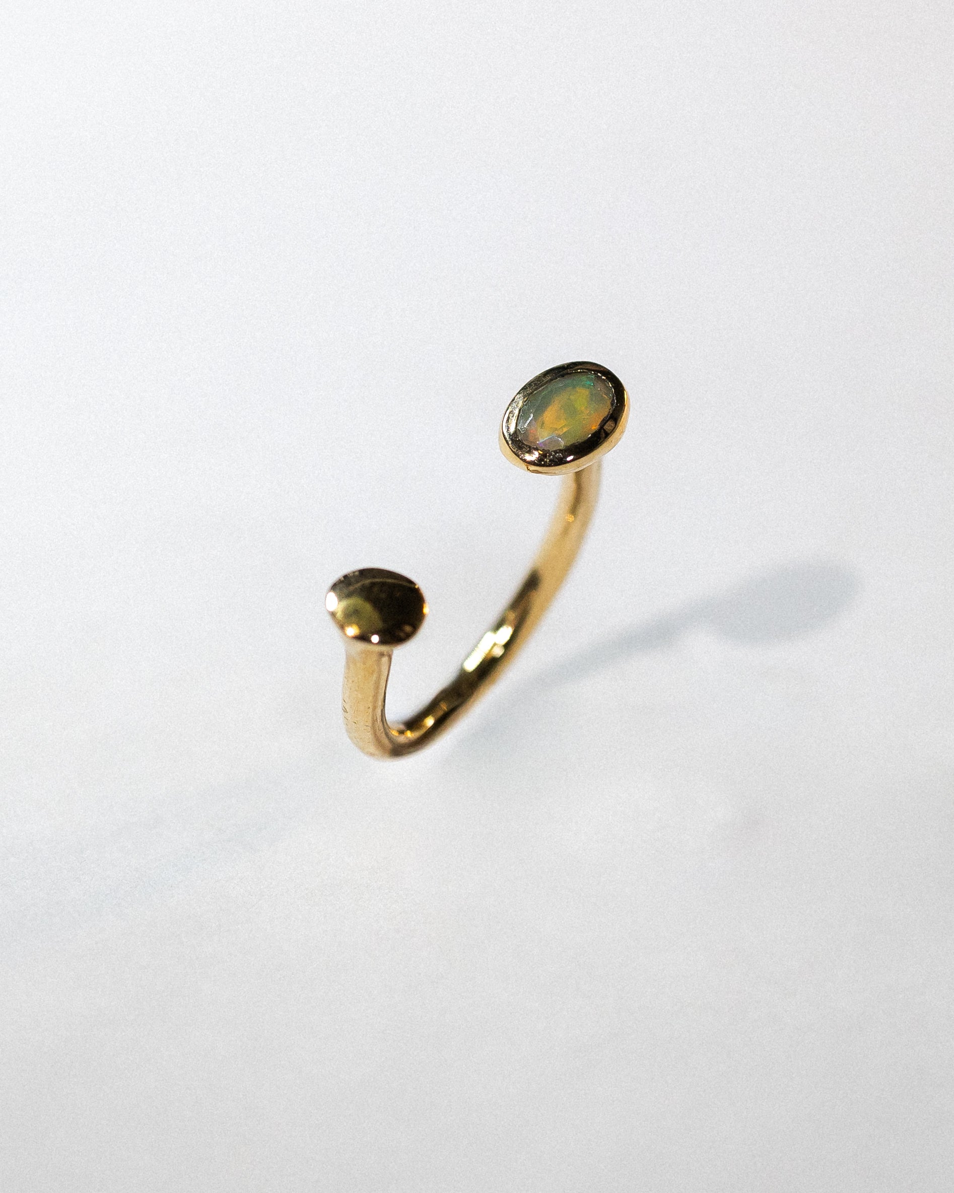 Anello in bronzo e opale
