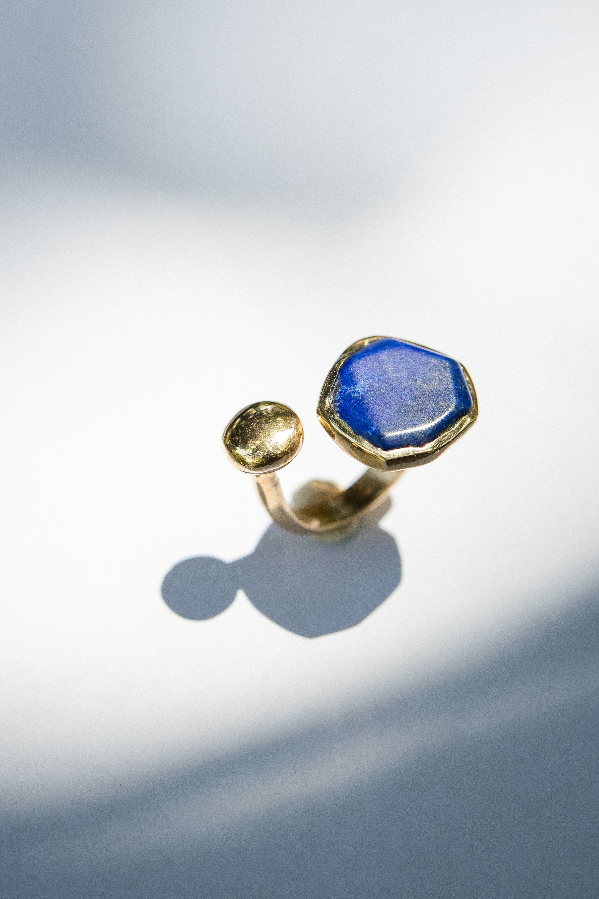 Anello in bronzo e lapislazzuli