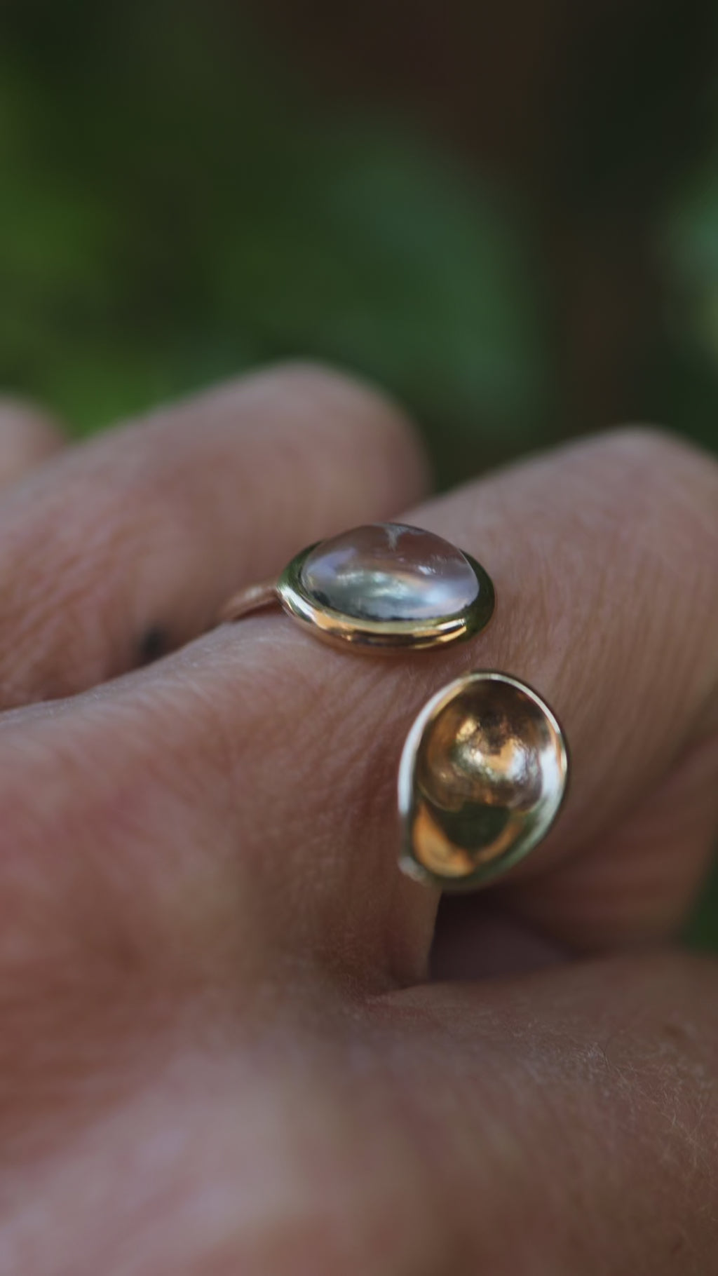 Anello in bronzo e labradorite bianca